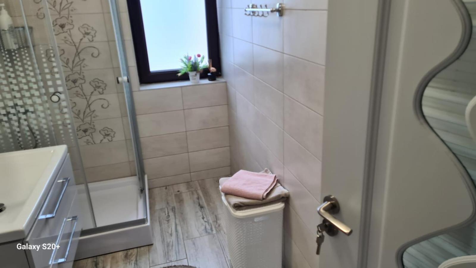 Apartament David Ramnicu Valcea Exterior photo